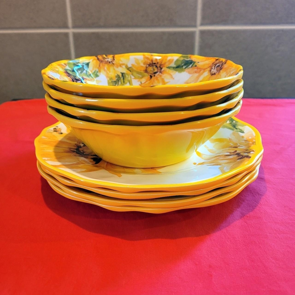 Sunflower Yellow Dinnerware Set - Picture 5 of 7